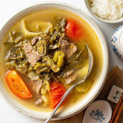 Canh dưa cải chua nấu ba chỉ bò