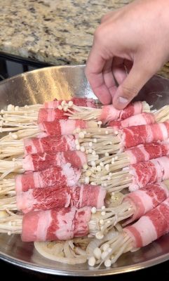 ba chỉ bò cuộn nấm
